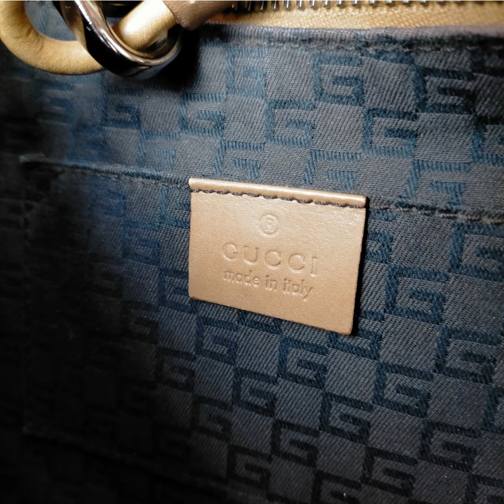 Gucci Shoulder Bag - Picture 9 of 10